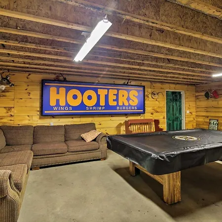 Ski Lodge Mtn Retreat With Fire Pit, Deck And Views!